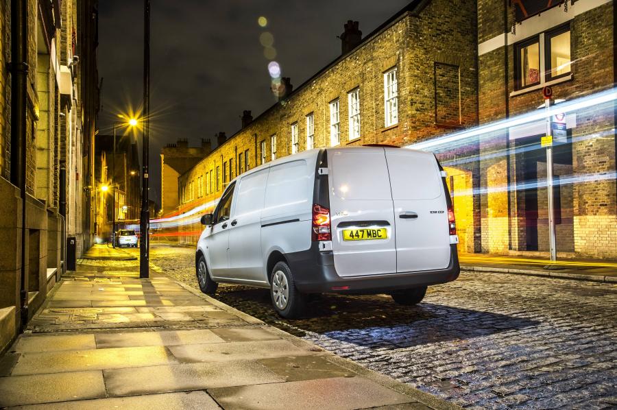  Mercedes-Benz Vito Panel Van 2015 года  (UK) (фото 15 из 30)